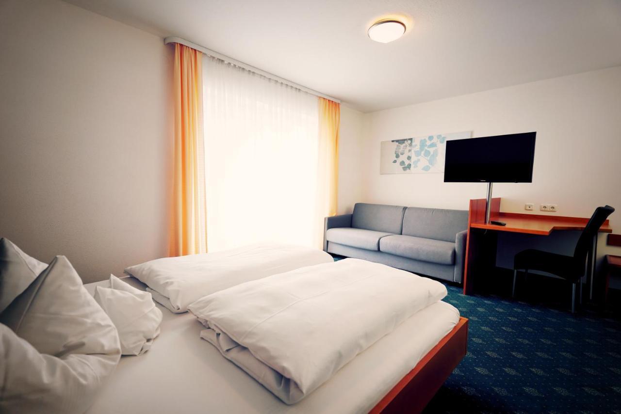 Gruener Baum Garni Hotel Krumbach Exterior photo